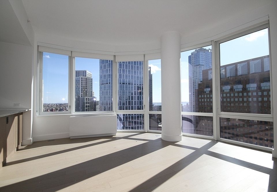1st image of 86 Fleet Pl APT 31D