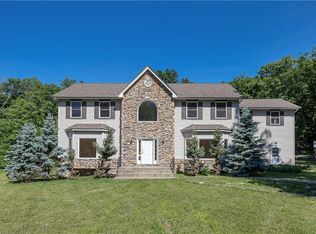 33 Van Tassel Ct, Highland Mills, NY 10930