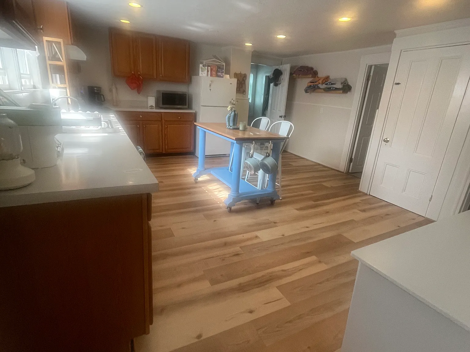2 bed, 1100 sqft, $2,300 — Photo 2