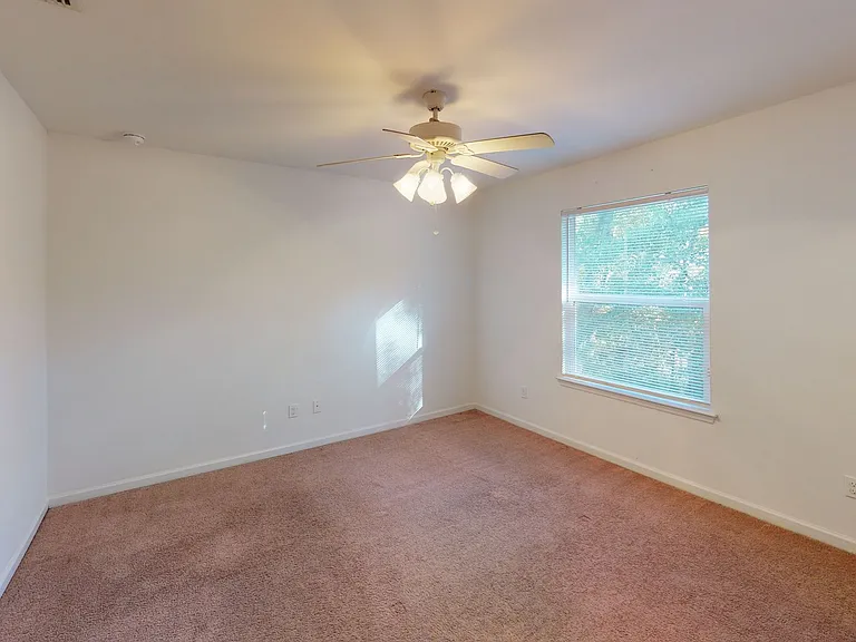 1225 Pepper Dr — Photo 4