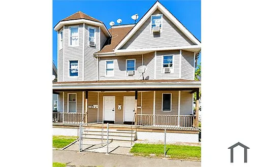 470 Wood Ave Photo 1