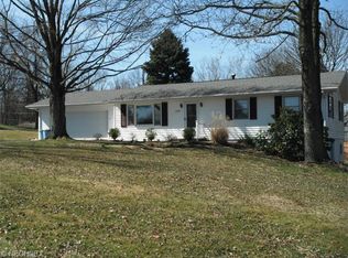 3865 Arc Dr, Zanesville, OH 43701