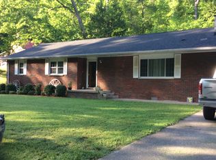 1460 Queen Rd, Clendenin, WV 25045