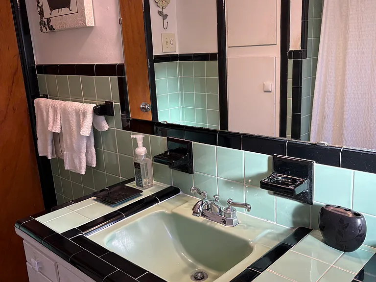 1135 Magnolia Ave — Photo 10