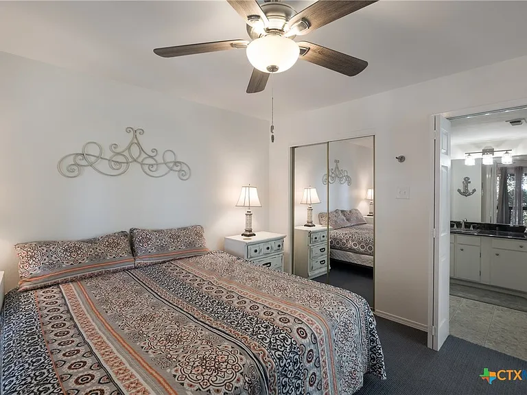 1135 Parkview Dr #C16 — Photo 15