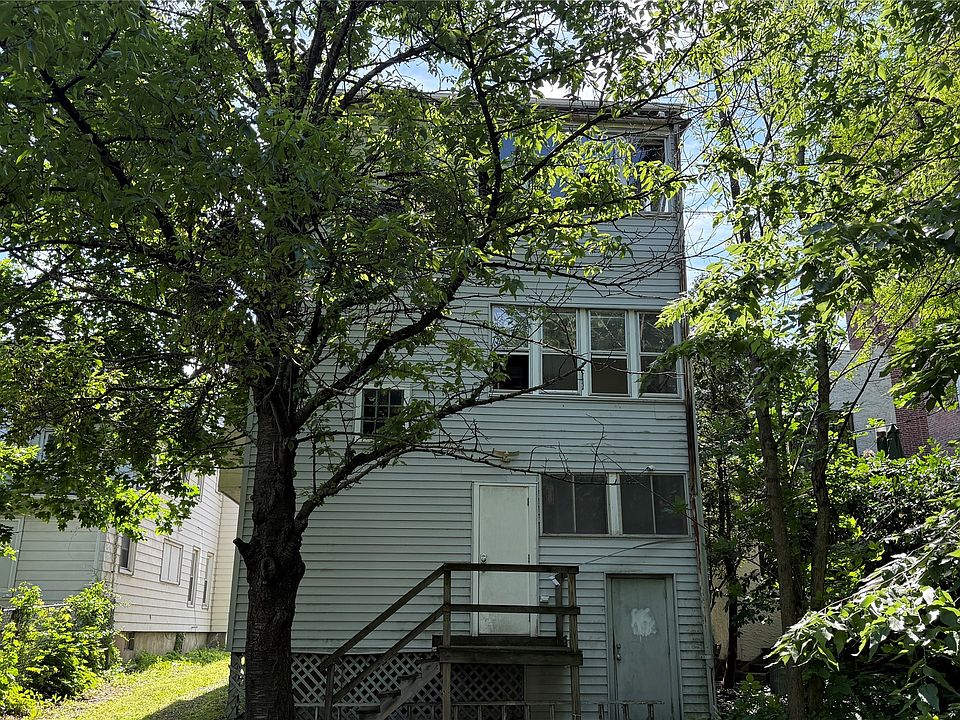 2nd image of 101 Oak St