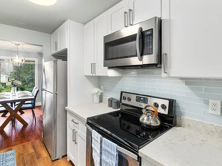 9908 NE 124th St #906 — Photo 12