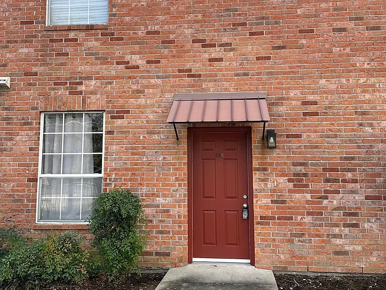 900 Dean Lee Dr #206 — Photo 2