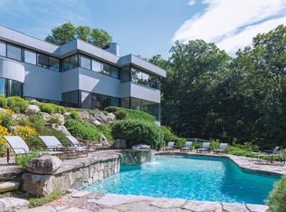 320 S Bedford Rd, Bedford, NY 10506