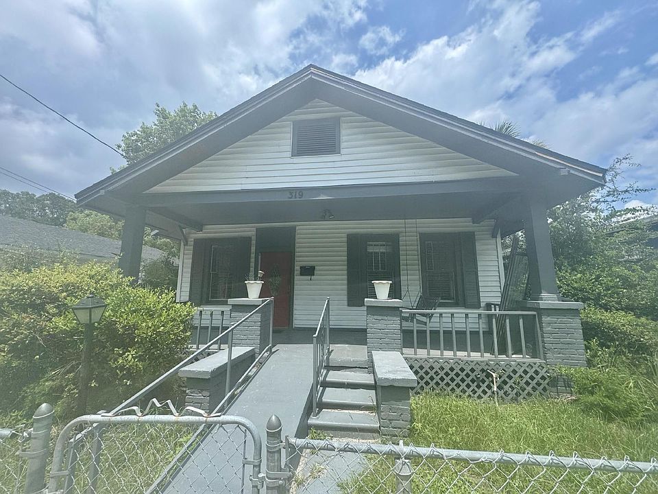 1st image of 319 W 17th St