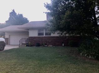 534 W Avenue D Ct, Garden Plain, KS 67050