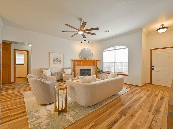 5th image of 216 SW 40th St