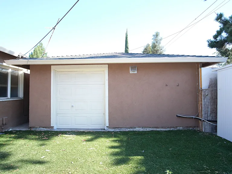 1436 Albany Ave #A — Photo 6