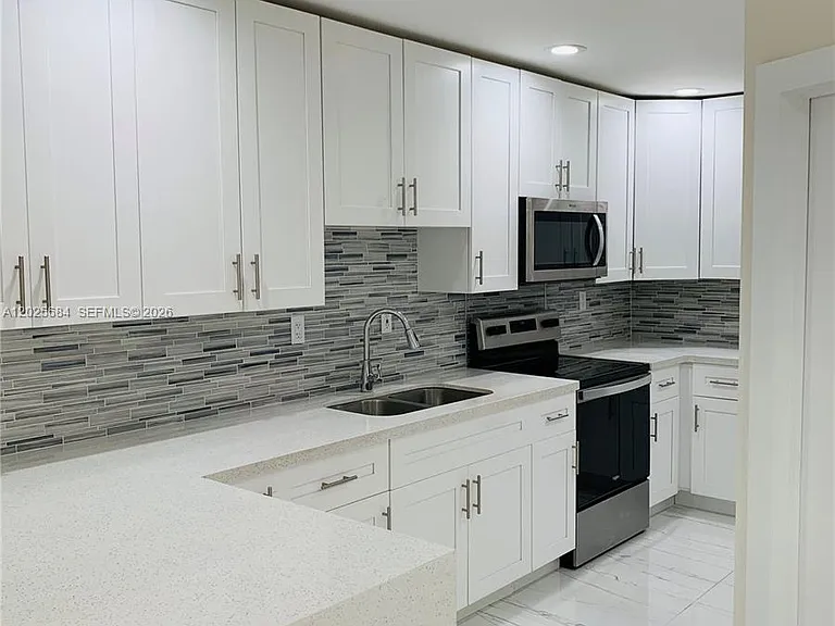 17010 NW 53rd Ave — Photo 3