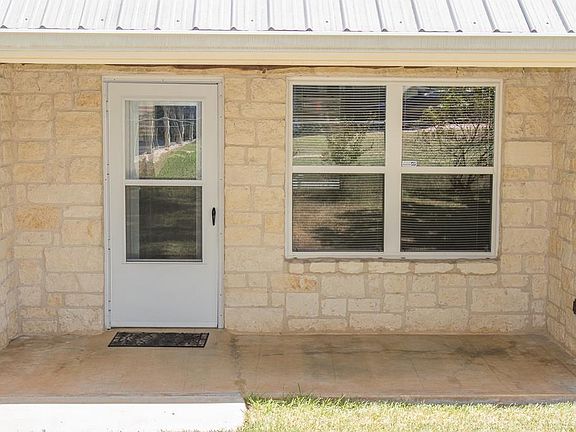 5th image of 318 W Live Oak St