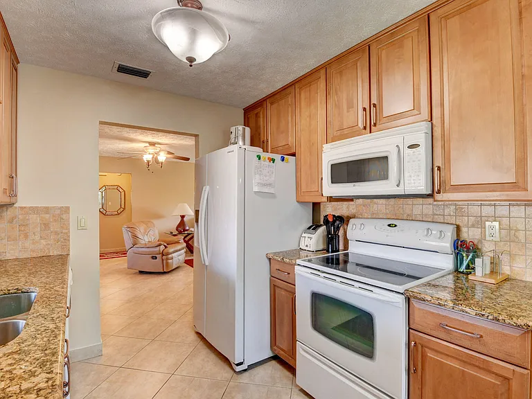 14425 Amapola Way — Photo 16