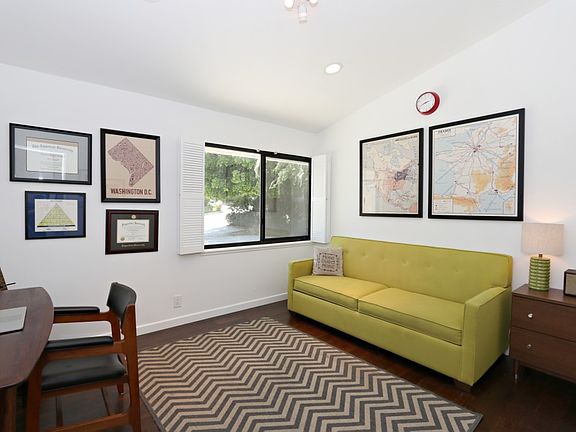 3rd image of 1270 Cresthaven Dr