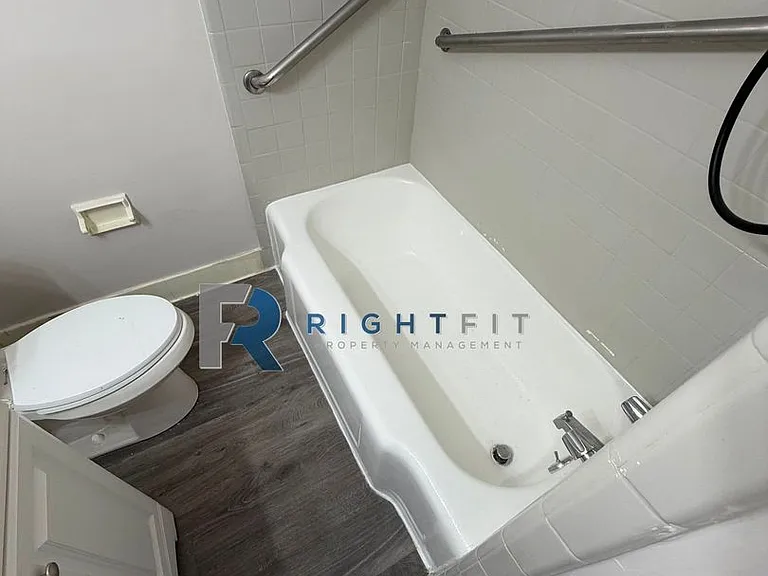 2314 Avalon Rd — Photo 9