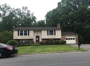 114 Applegate Dr, Sterling, VA 20164