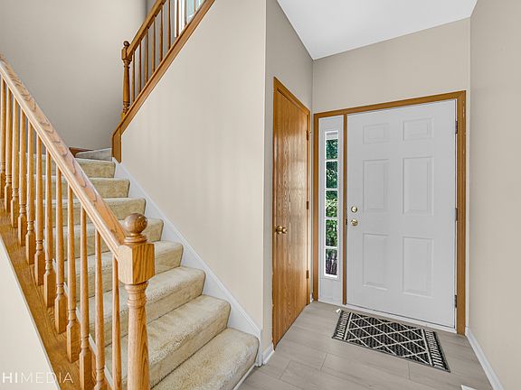 3rd image of 226 Breckenridge Ct