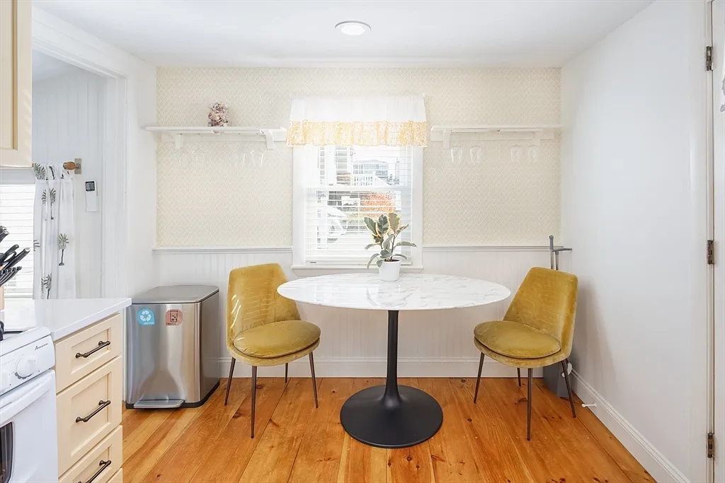 2 bed, 1.5 bath, 1186 sqft, $2,500 — Photo 4