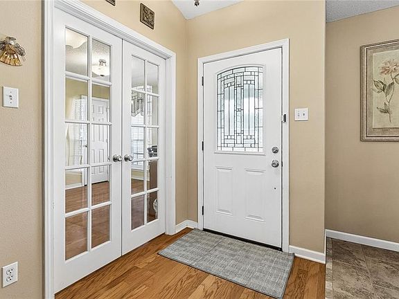 4th image of 625 Spring Branch Dr