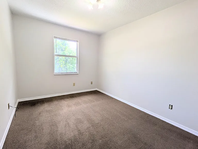 3027 Candlewyck Ln E — Photo 10
