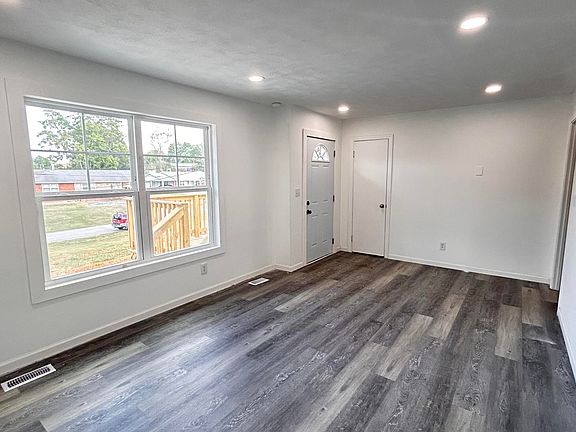 5th image of 1810 Eastern Ave