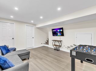 860 S Spring Rd, Elmhurst, IL 60126