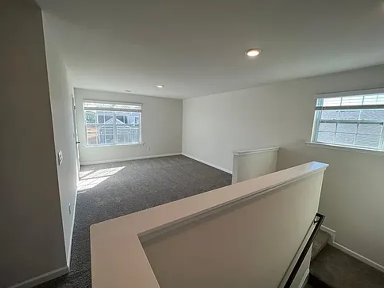 2148 Vanderlyn St — Photo 19