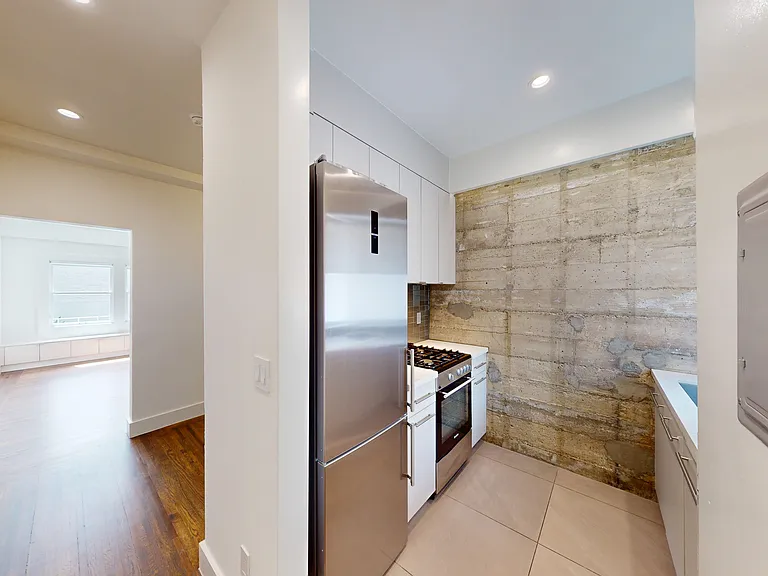 333 Hyde St #12 — Photo 6