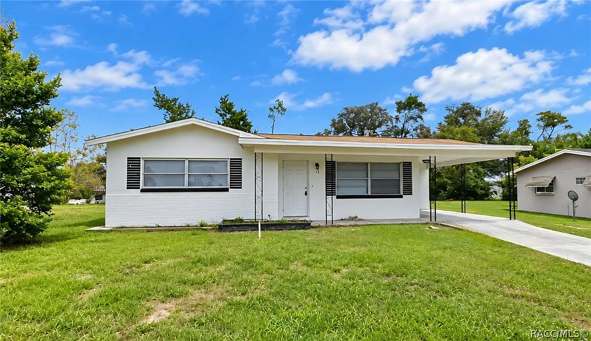 2 bed, 1.0 bath, 900 sqft, $1,490 — Photo 1