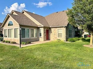 9882 Connor Lake Cir, Perrysburg, OH 43551