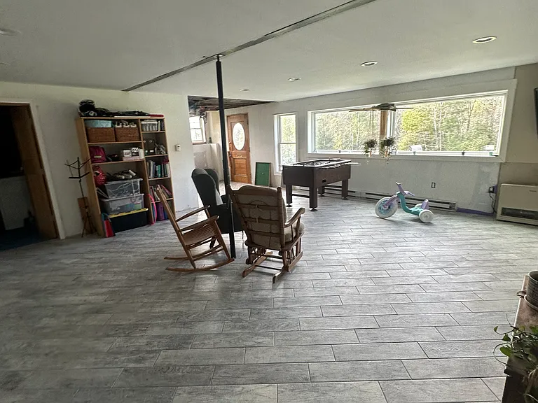 902 Old Post Rd — Photo 25