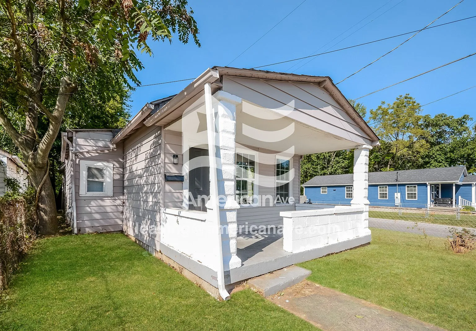 3 bed, 1.0 bath, 1176 sqft, $882 — Photo 2