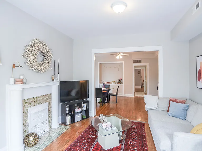 1315 W Eddy St #2 — Photo 6