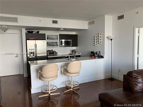 4th image of 90 SW 3rd St APT 4008