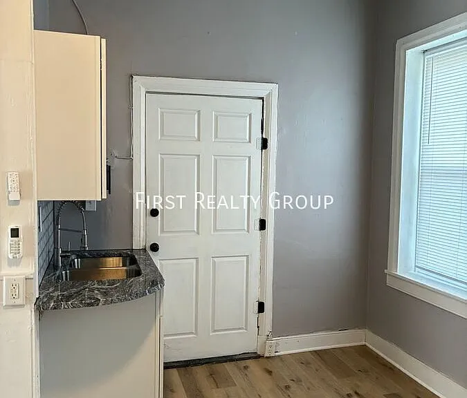 111 S Main St #4 — Photo 3