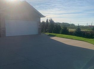 3745 37th Ave SW UNIT B, Cedar Rapids, IA 52404