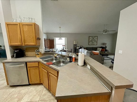 3rd image of 2009 Palmetto Pine Ln