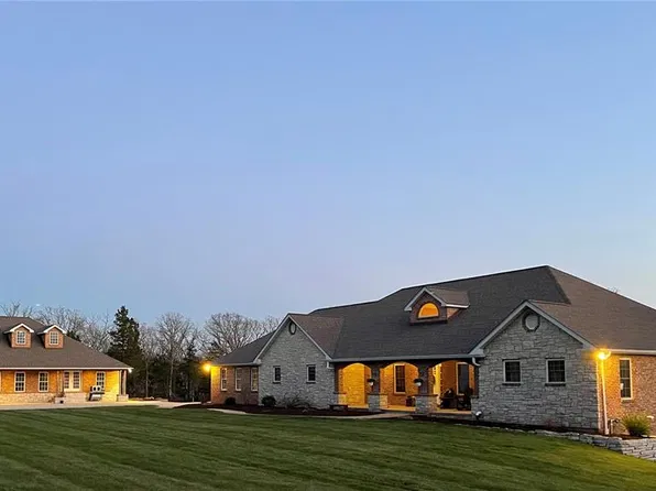 130 Valley Oaks Ln, Union, MO 63084