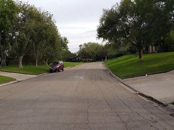 4th image of 917 Lantana St