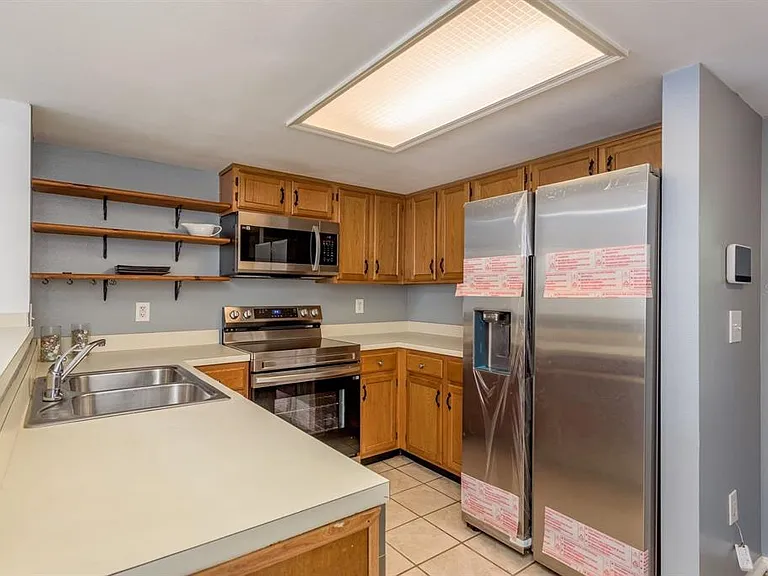 1602 Brigadoon Dr — Photo 8