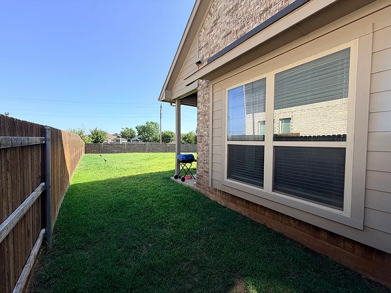 516 William Ct — Photo 37