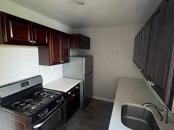 2nd image of 139-80 85th Dr #55