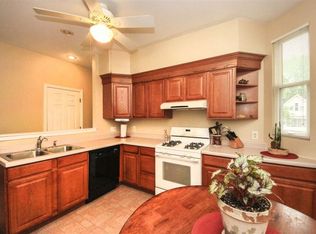 902 17th St, Rock Island, IL