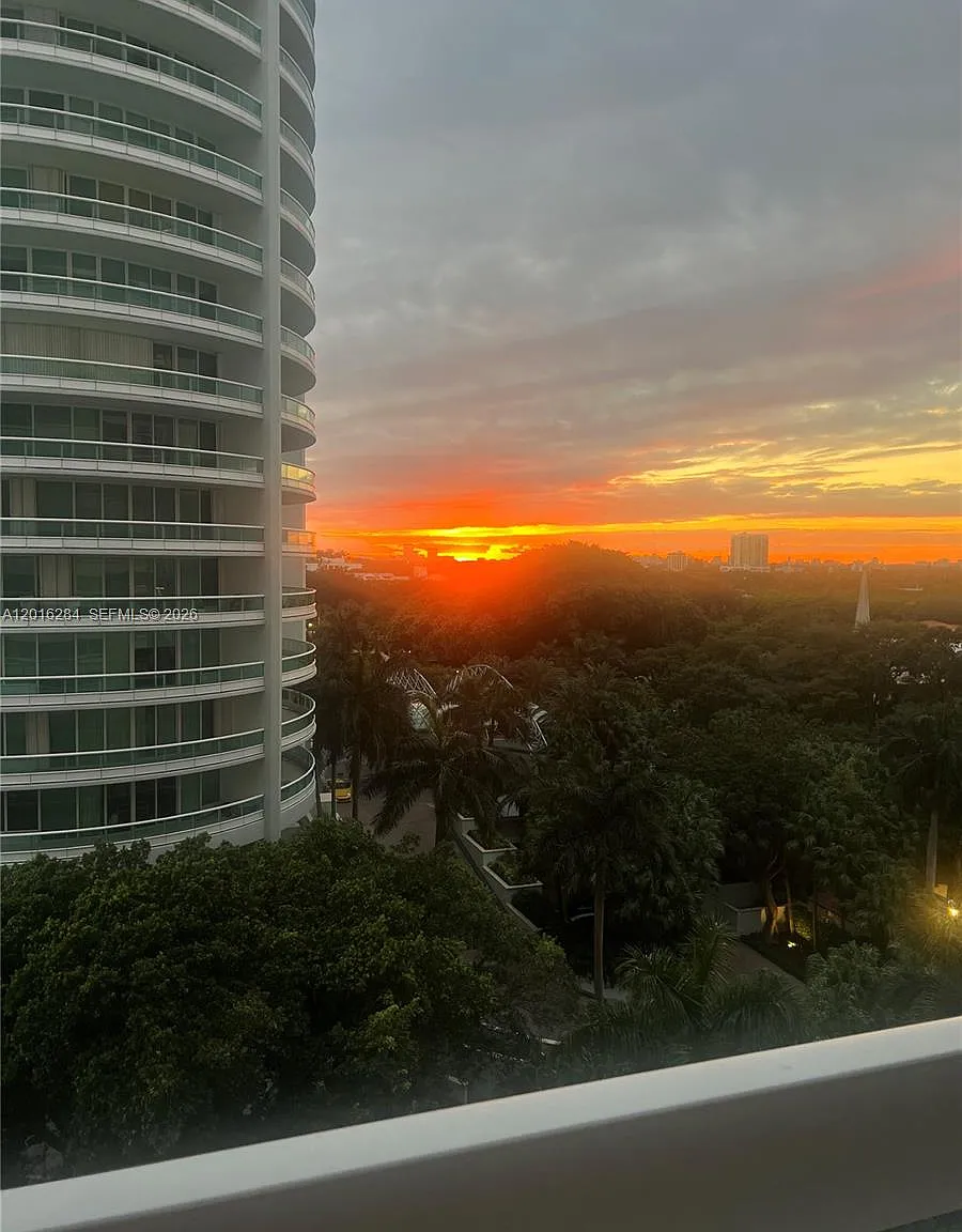 Imperial At Brickell Cond — Photo 4