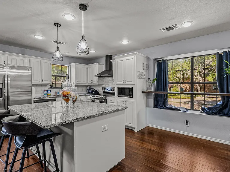 1531 Pickwick Ln — Photo 7