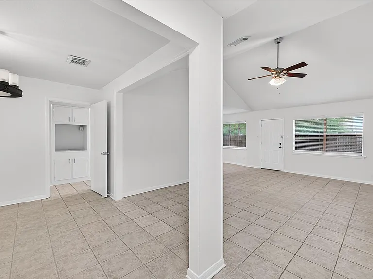 12818 Westella Dr — Photo 7