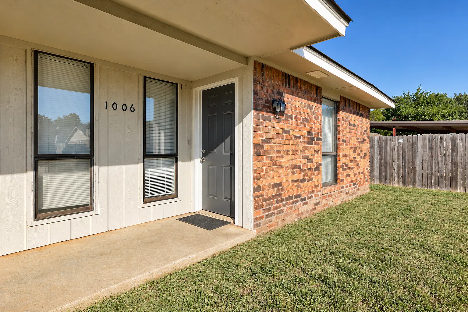 1006 Acacia Circle - 1 — Photo 2